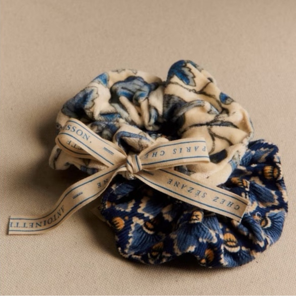 Sézane x Antoinette Poisson Scrunchie
